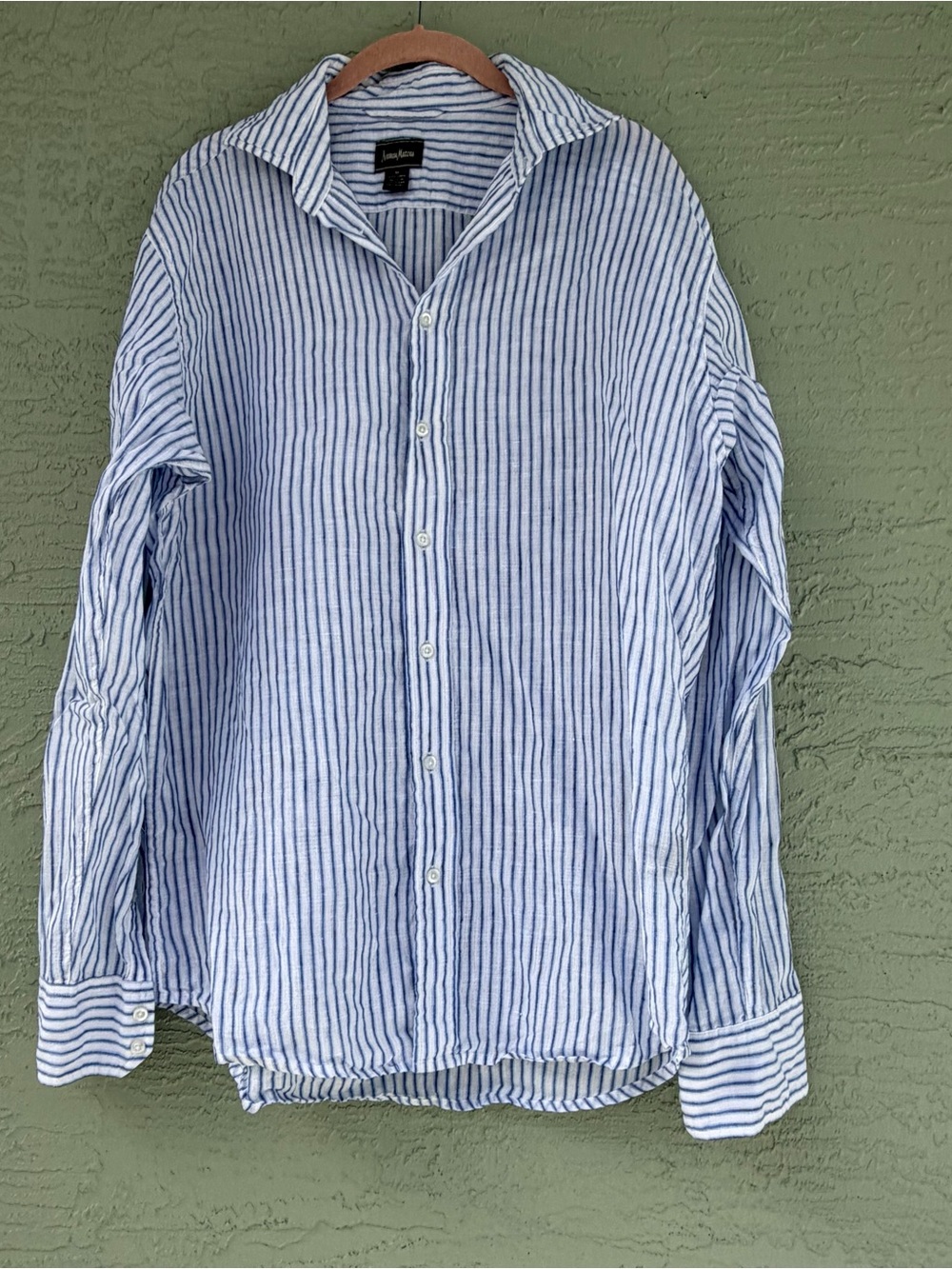 Neiman Marcus Linen Blue and White Striped Button-Down Shirt Sz M